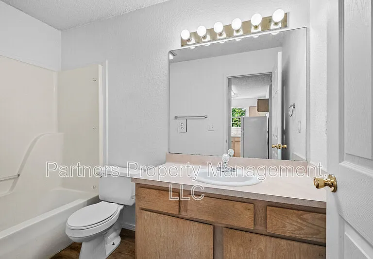 1621 N Leverett Ave #7 — Photo 14
