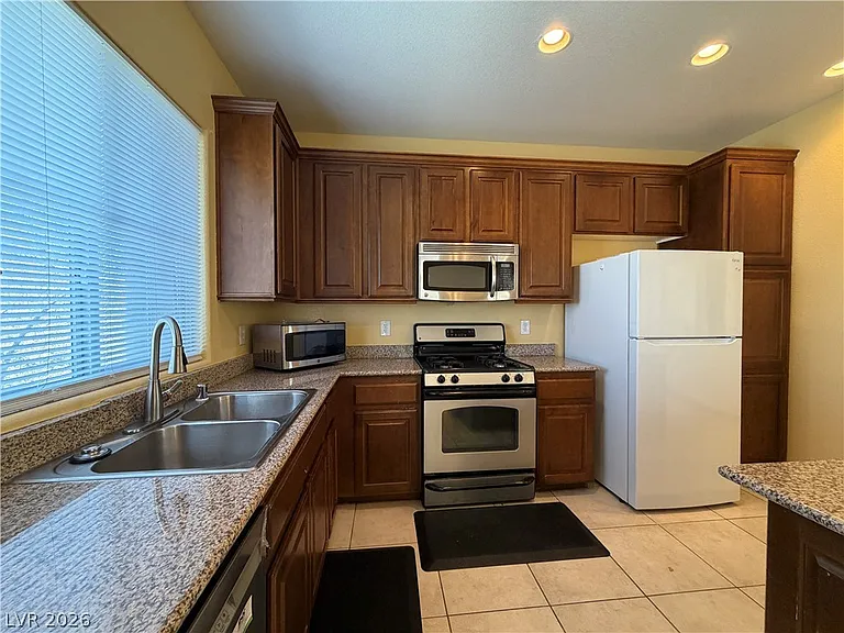 10811 Ackers Dr — Photo 12