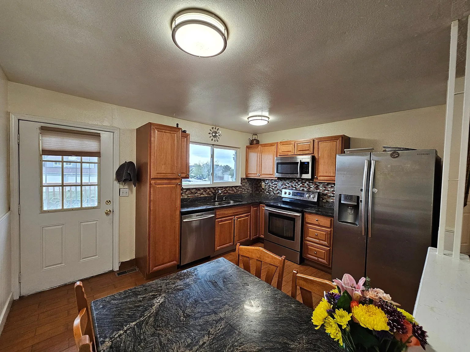 4 bed, 1522 sqft, $2,650 — Photo 2
