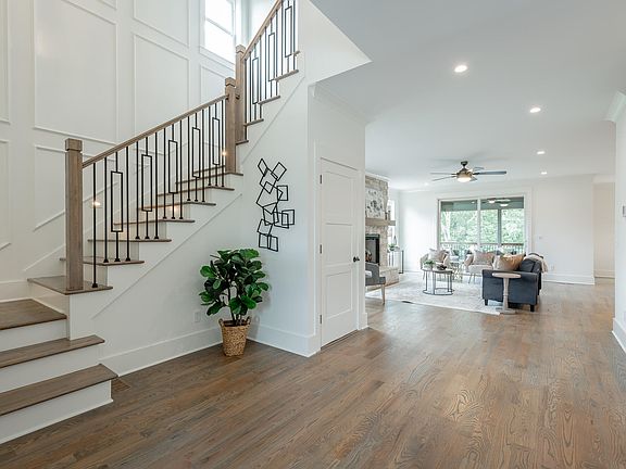 5th image of 224 Goose Creek Cir