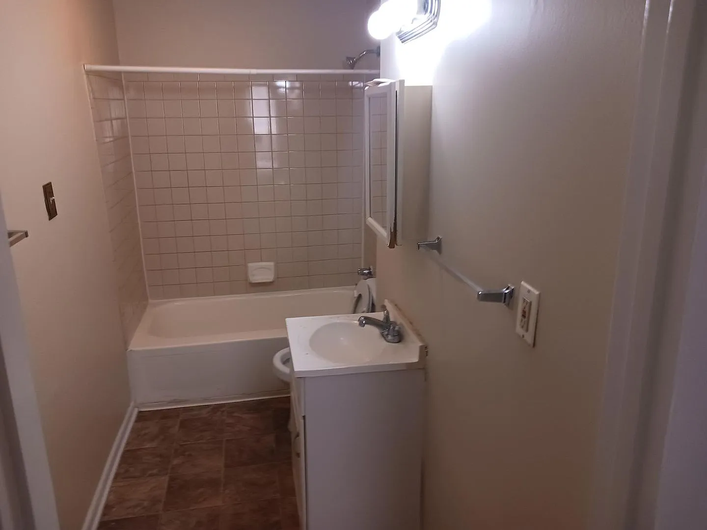 2507 Howard St photo 1