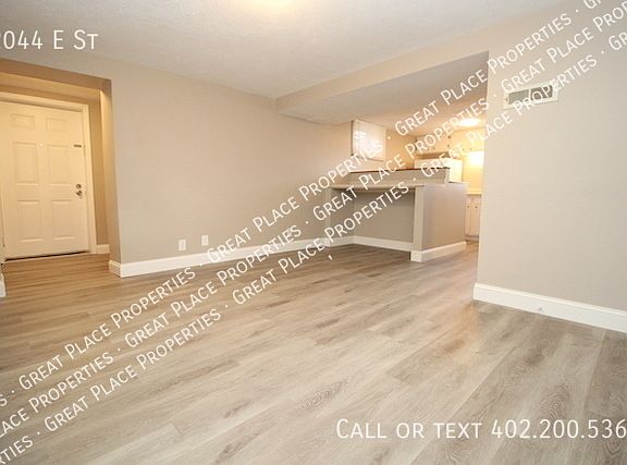 4th image of 2044 E St
