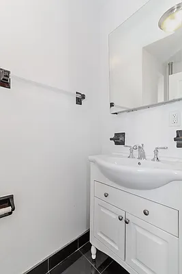 Rented by REAL New York | media 9