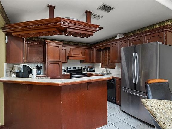 3rd image of 5523 Ake Ave