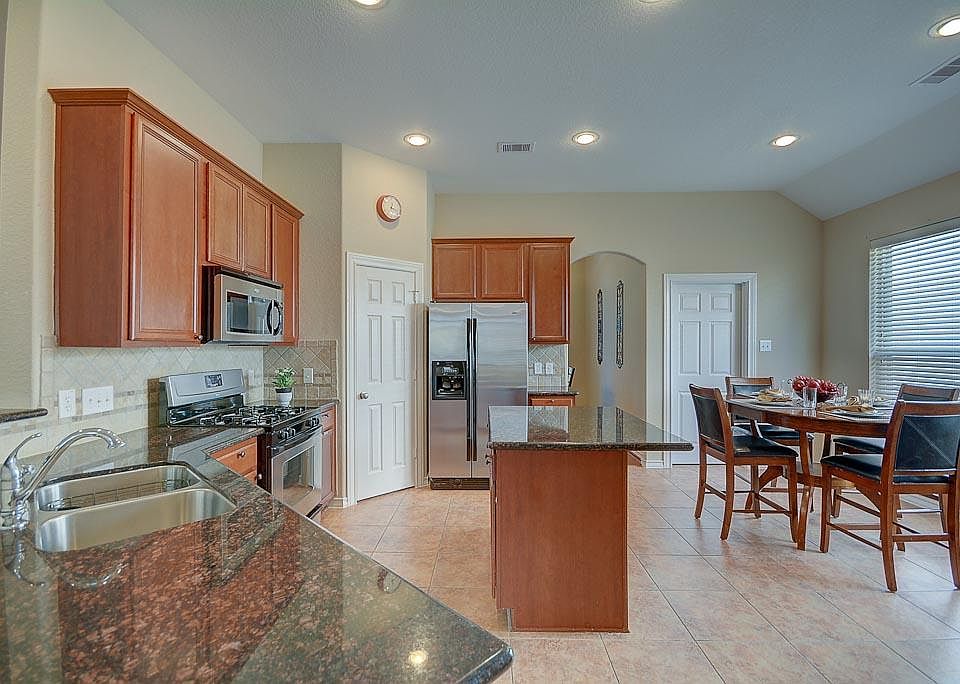 1st image of 15 E Montfair Blvd