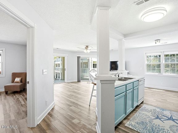 5th image of 908 Resort Circle #508