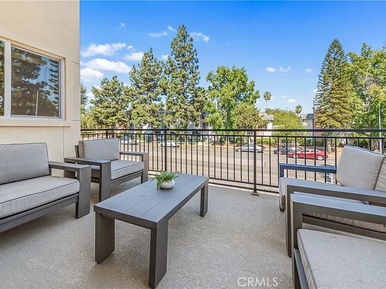 17154 Chatsworth St #2 — Photo 8