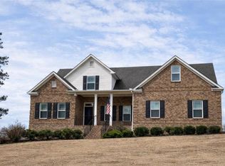 8967 Midlothian Ct, Winston, GA 30187