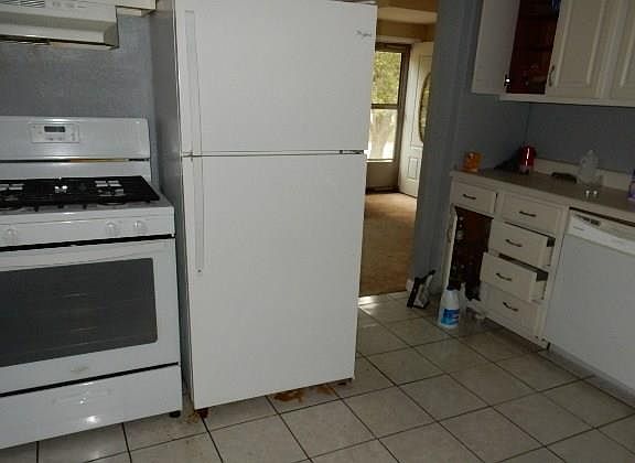 5th image of 534 Holiday Ave