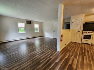 81 Church St, Franklin, NJ 07416