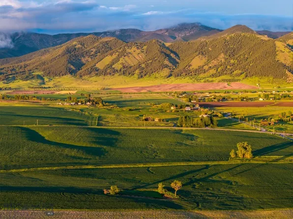 4150 Penwell Bridge Rd, Belgrade, MT 59714