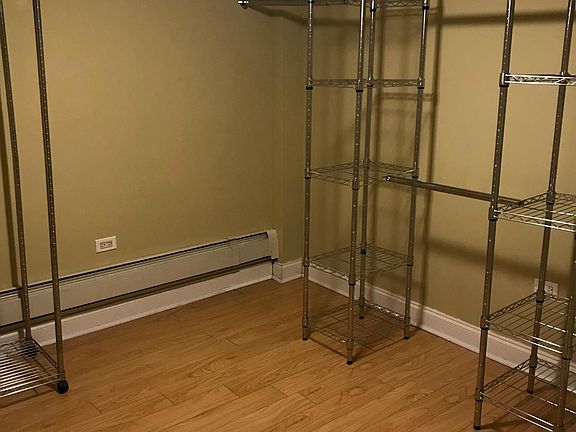 5th image of 2042 W Berwyn Ave #1