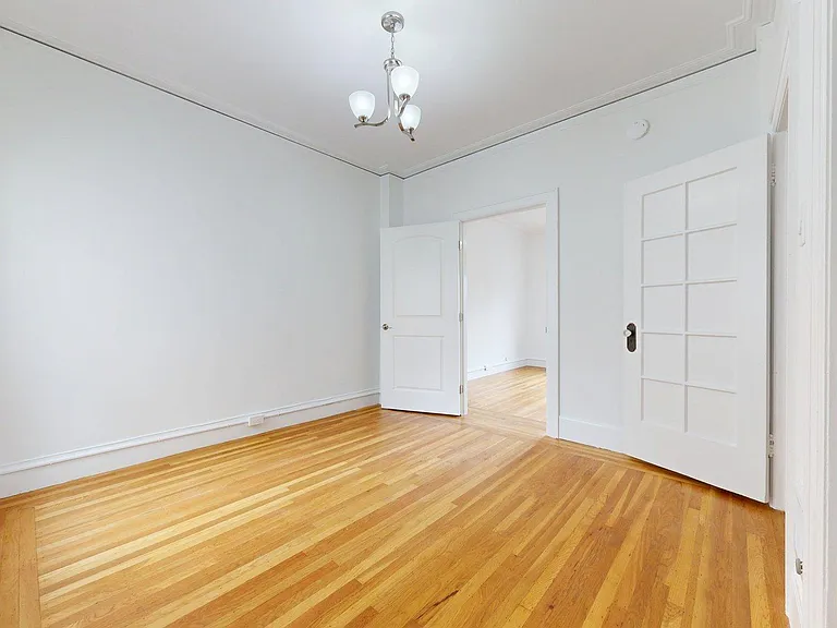 1053 Bush St #12 — Photo 11