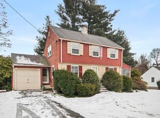 11 Neighbors Ln, Waltham, MA 02453