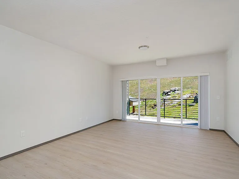 The Vistas Apartments at Beacon Hill — Photo 32