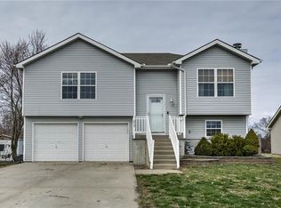 613 E Orchard St, Odessa, MO 64076