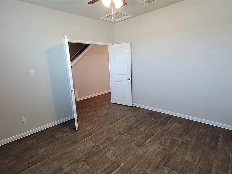 6406 Kildare Dr — Photo 3