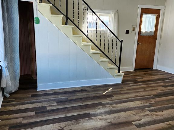 5th image of 318 Beaton Rd W