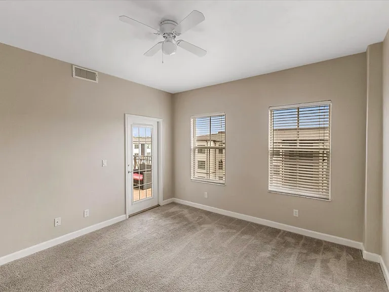 424 Luna Bella Ln #432 — Photo 26