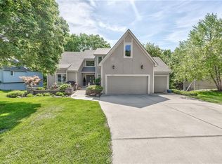 7615 Eicher Dr, Shawnee, KS 66217