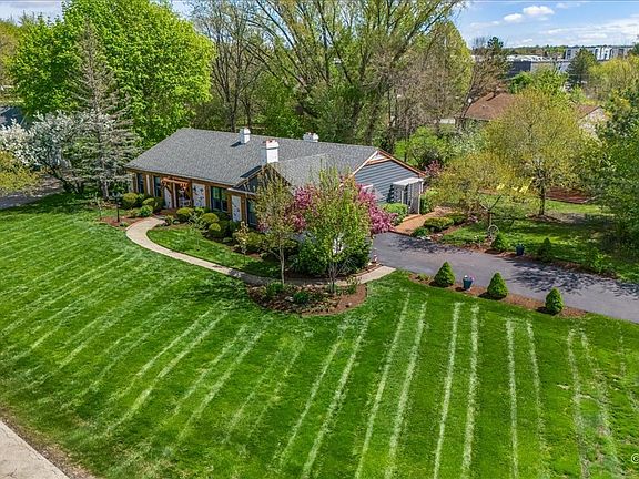 2nd image of 1752 Hillcrest Park