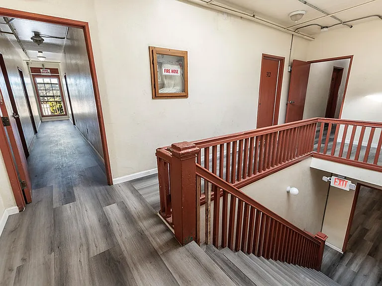 Soto Rose Apartments — Photo 6