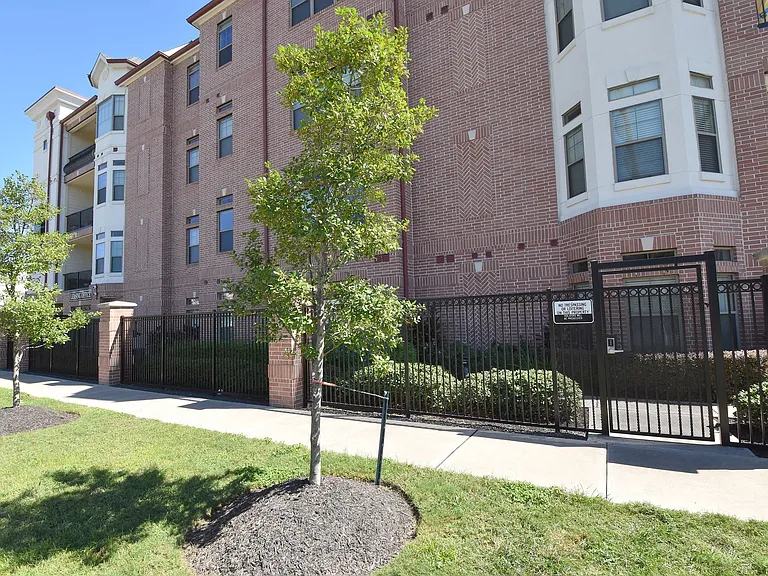 Midtown Grove — Photo 38