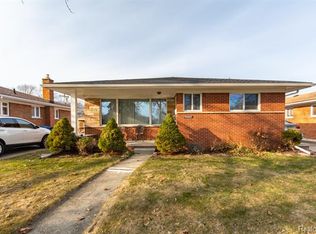 26402 Warrington St, Dearborn Heights, MI 48127