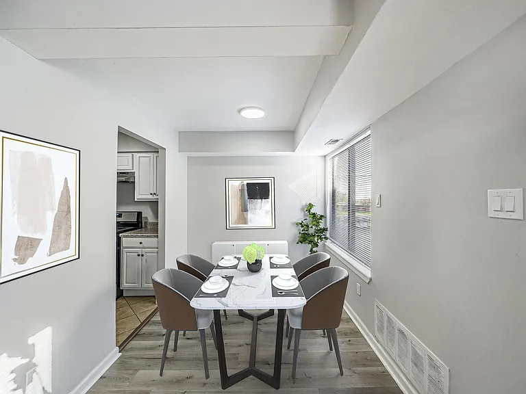 Hilltop Crescent Apartments — Photo 8