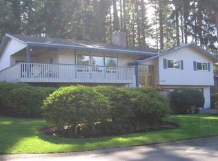 9037 Ridgeview Pl W, University Place, WA 98466