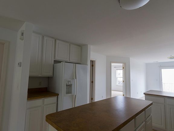 4th image of 1023 Maiden Lane Ct