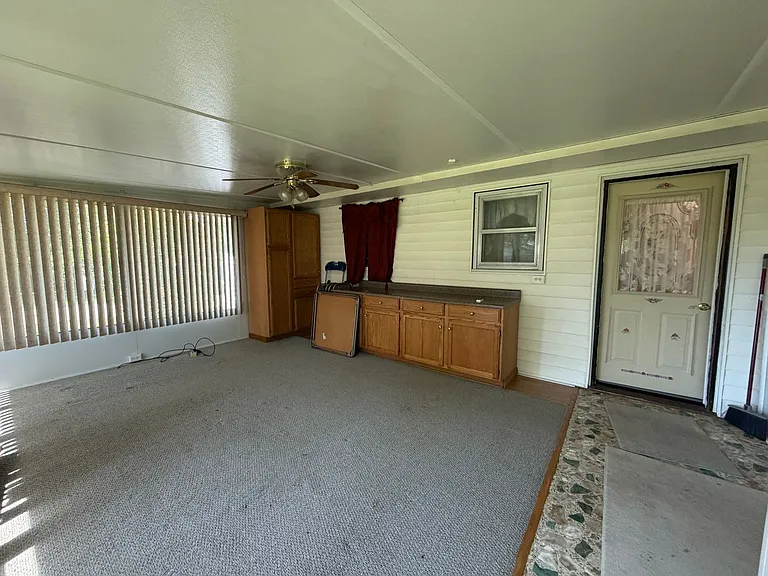 713 Dublin Ln — Photo 32