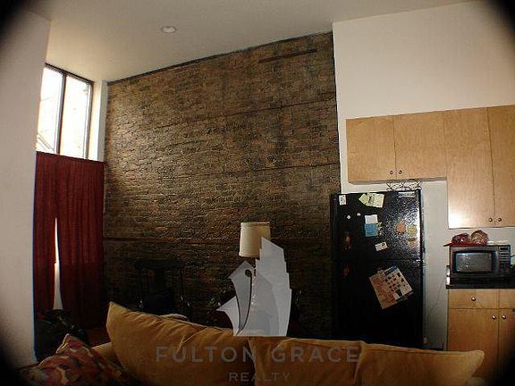 3rd image of 1260 N Greenview Ave #1FMC