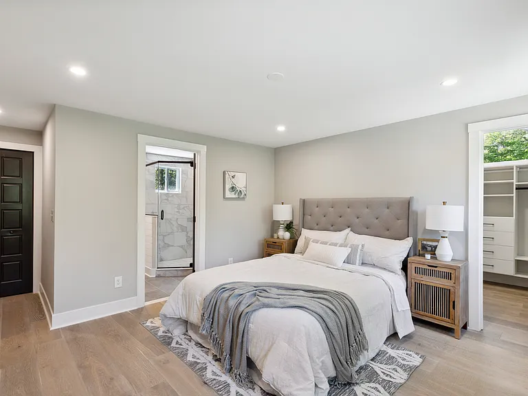 1110 W Valley Rd — Photo 39