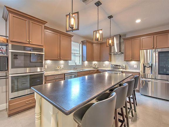 5th image of 842 Vino Verde Cir