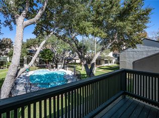 302 Saint Andrews St #J103, Rockport, TX 78382