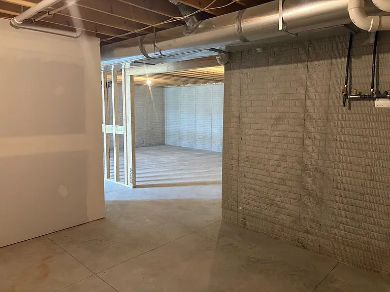 14805 Willow St — Photo 18