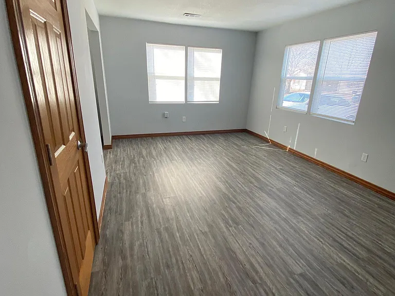 3217 E Locust St — Photo 11
