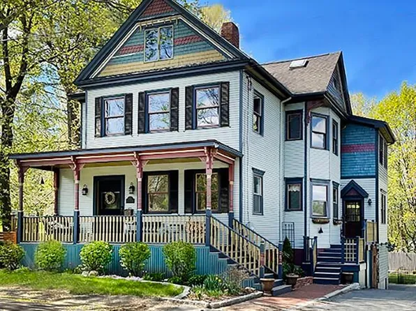 45 School Street, Gardiner, ME 04345