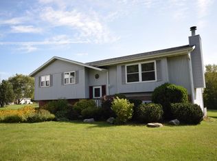 1743 Mapledale Rd, West Bend, WI 53095