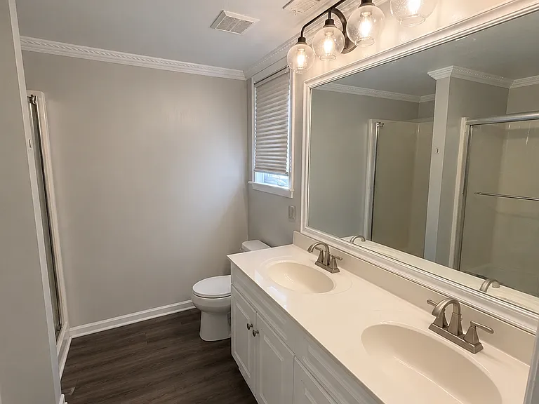 2212 Lesner Cres #202 — Photo 8