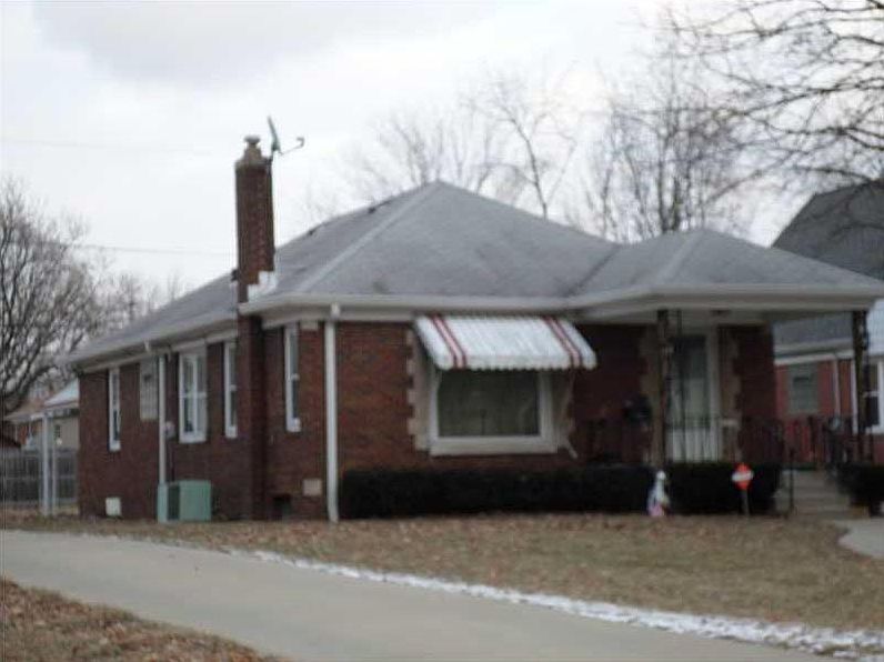 2nd image of 1469 N Leland Ave