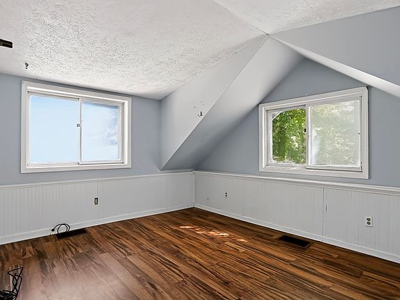 39th image of 514 Whippoorwill Ln