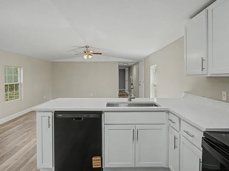 512 W Bach Dr — Photo 11