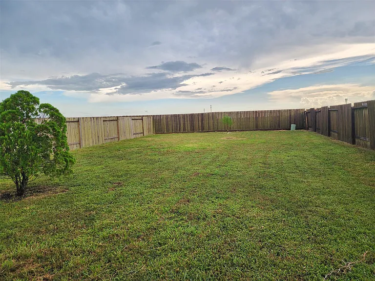 207 Tejas Village Pkwy — Photo 17