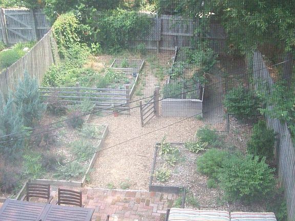5th image of 3156 Ellwood Ave