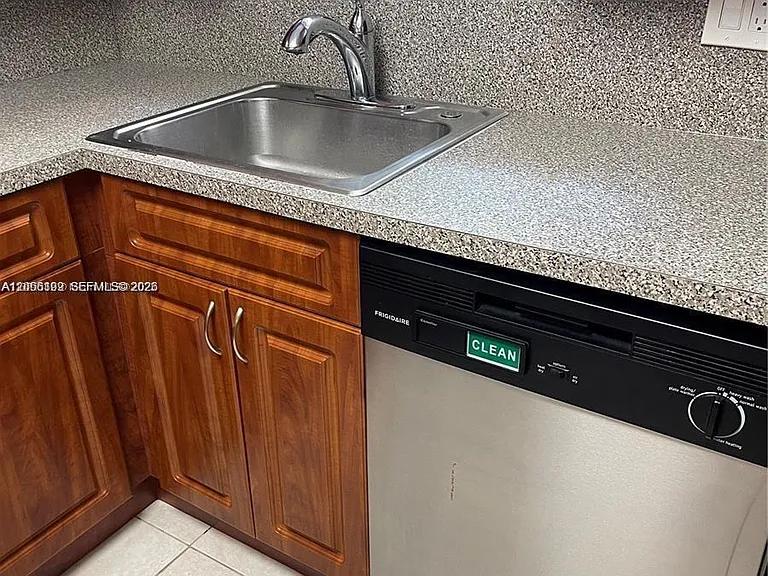 8225 Lake Dr #108 — Photo 4