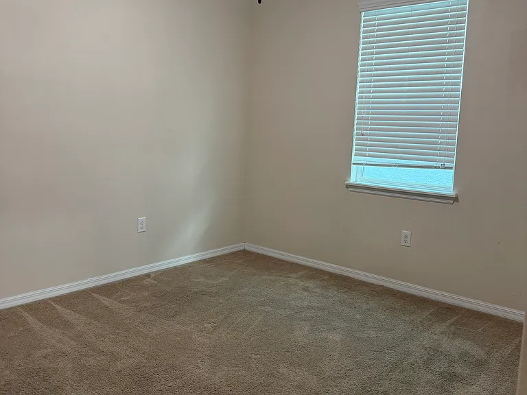 2410 Chateau Loop — Photo 18