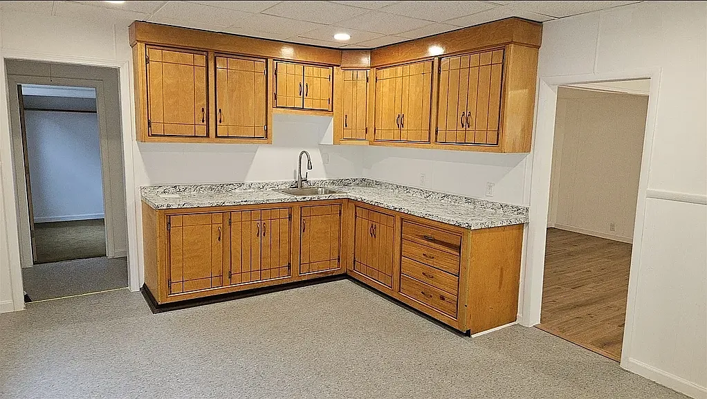 47 Lansing Pl — Photo 1