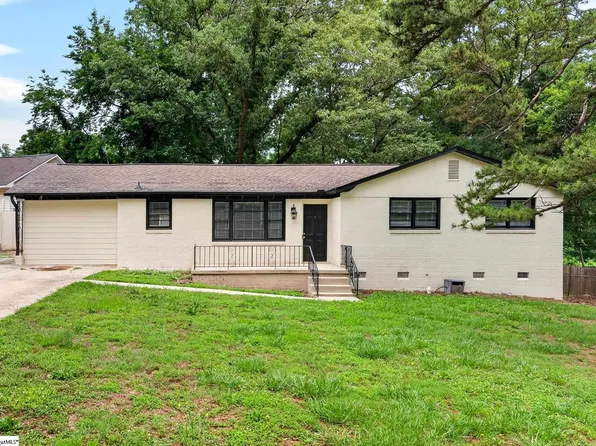 1 Woodleigh Dr, Taylors, SC 29687